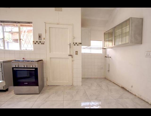 4 BEDROOM PROPERTY TO RENT IN MONTGOMERY PARK